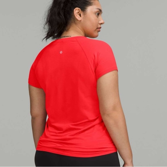 Lululemon Swiftly Tech 2.0 Short Sleeve Short Womens Size 16 Love Red NWT - Picture 2 of 11